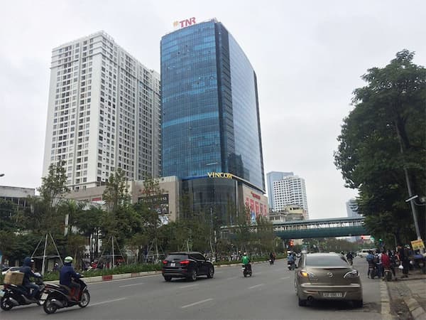 Tòa nhà TNR Tower nằm trên trục đường Nguyễn Chí Thanh, tuyến đường đẹp nhất Hà Nội